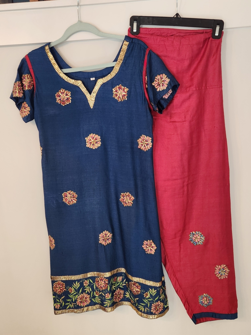 Women Indian Salwar Kameez Set - Navy Blue & Pink Embroidered - Picture 4 of 16